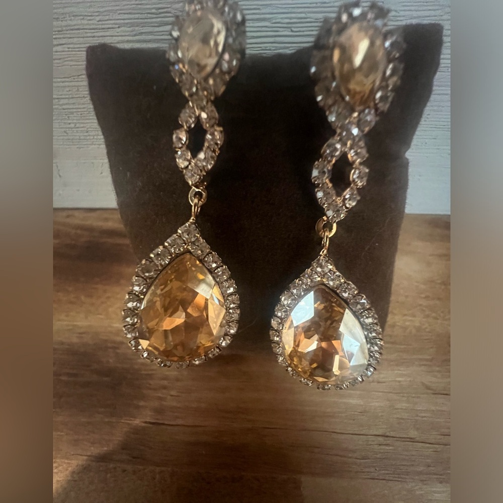 Long Drop Yellow Stone with Rhinestones Costume Jewlery ~ Great condition - Picture 4 of 10